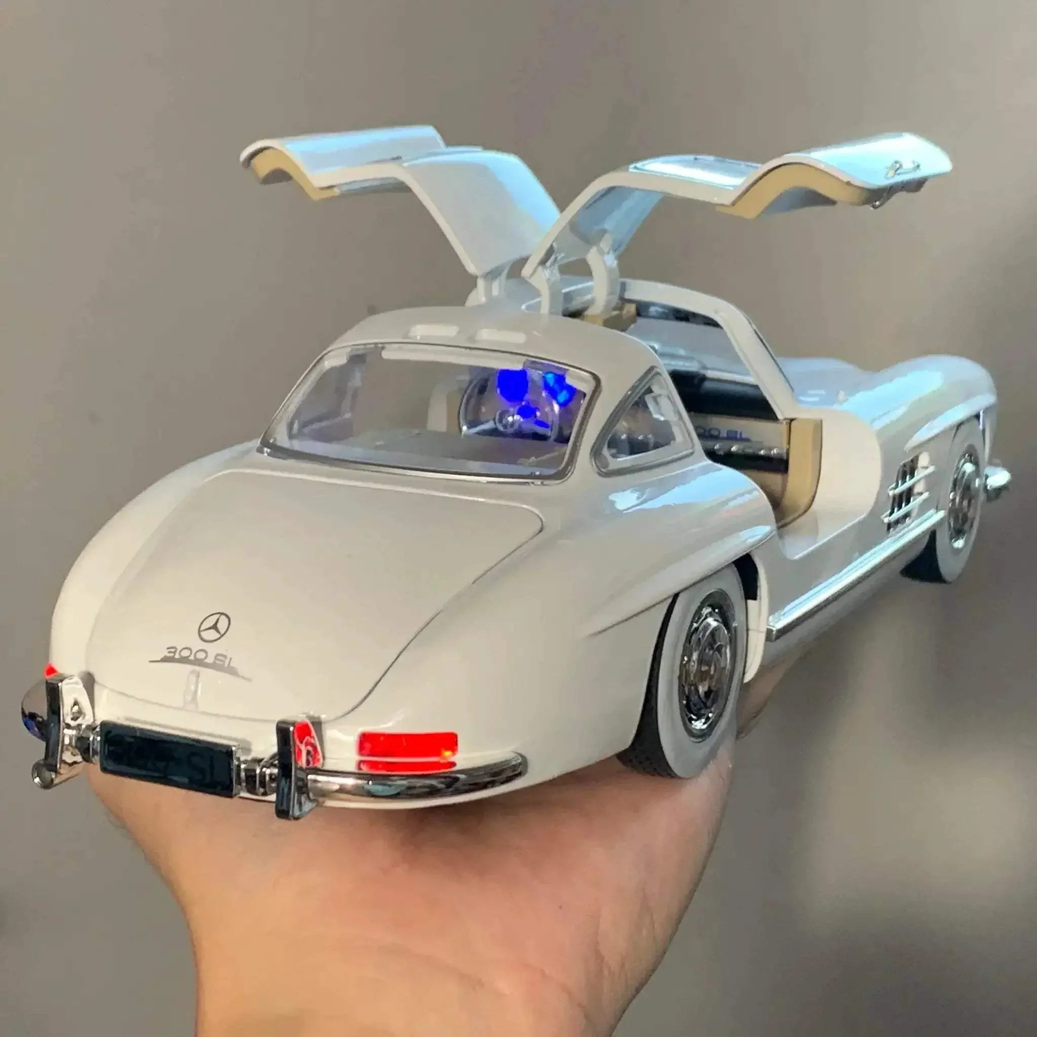 1 18 Diecast Metal Benz 300SL Car Model For Home Decor - Image 5