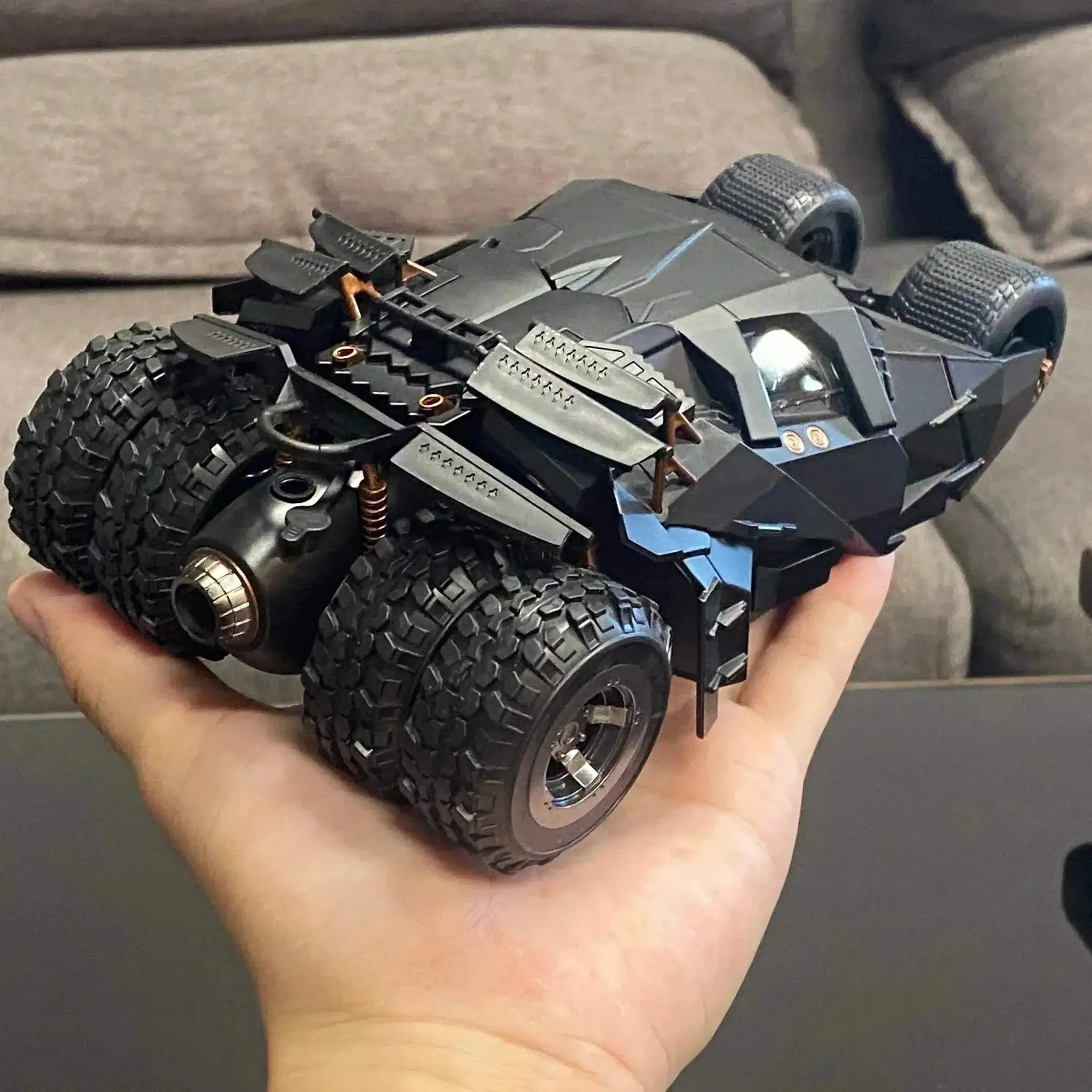 1:24 Batmobile Tumbler Diecast Alloy Model With Sound And Light - Image 3