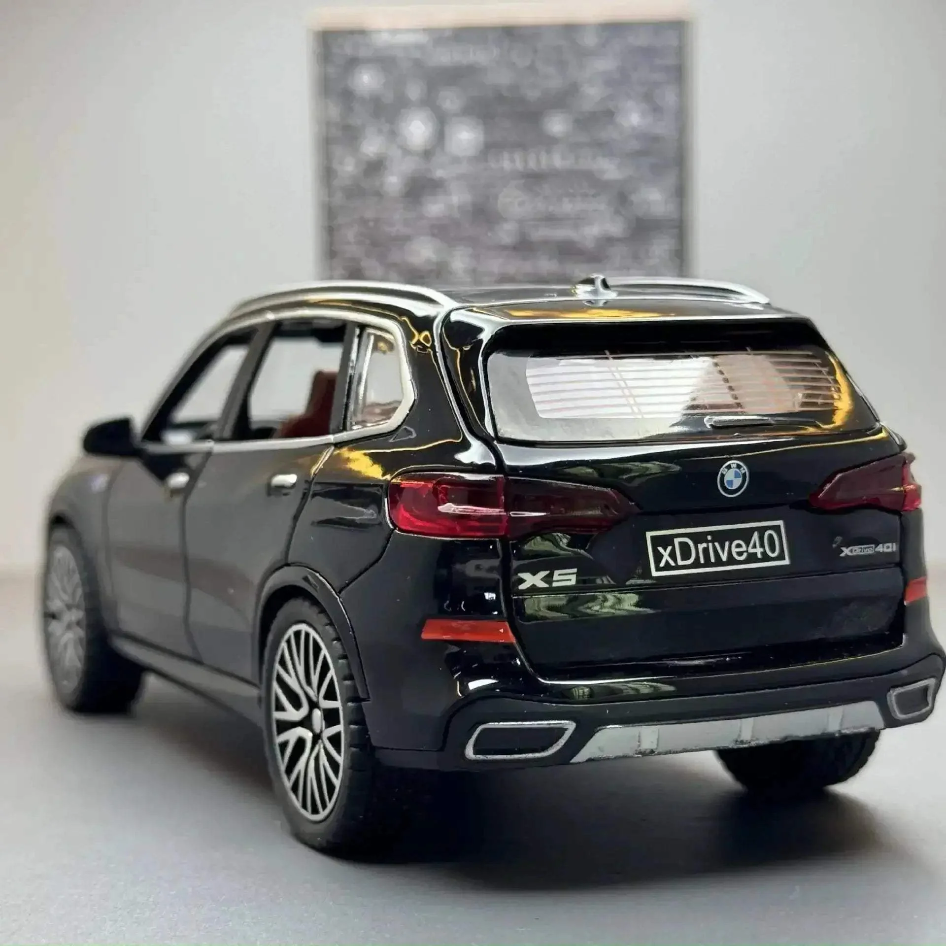 1:32 BMW X5 Diecast Alloy Car Model With Sound And Light Pull-Back Toy - Image 3