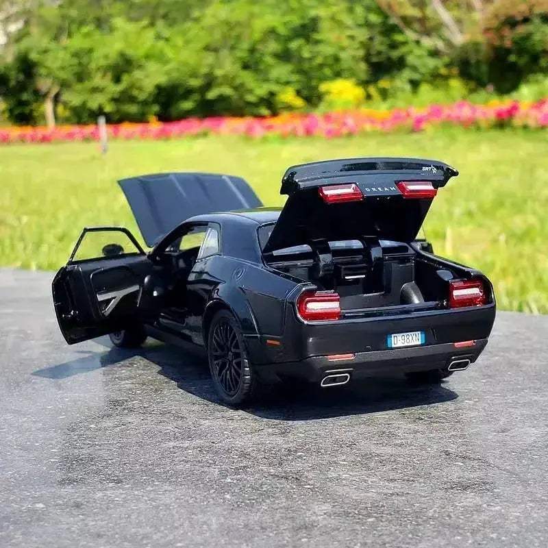 1 32 Die Cast Metal Dodge Challenger Hellcat Redeye With Sound And Light - Image 3