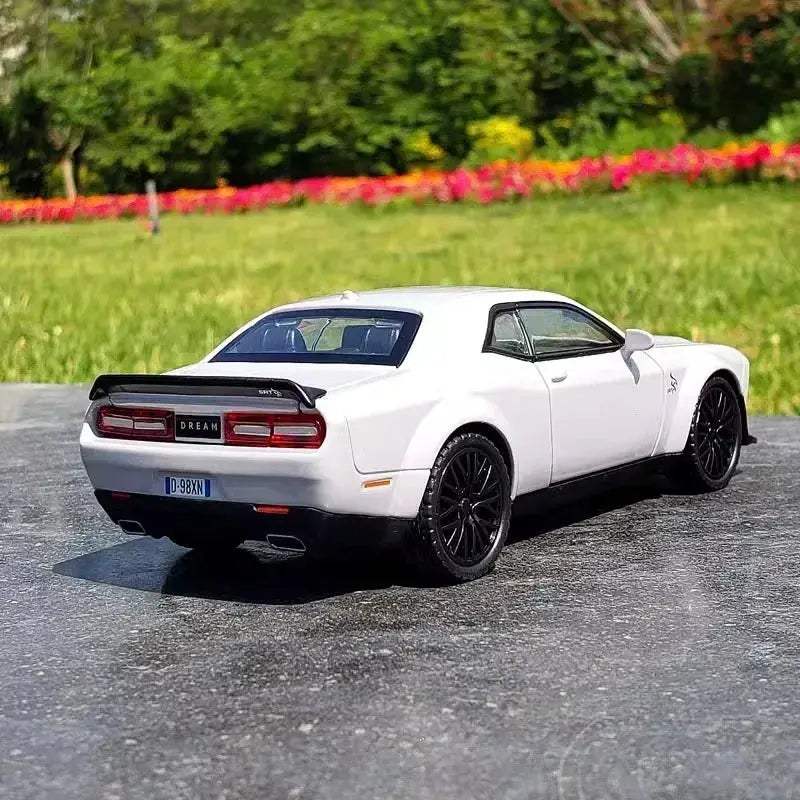 1 32 Die Cast Metal Dodge Challenger Hellcat Redeye With Sound And Light - Image 4
