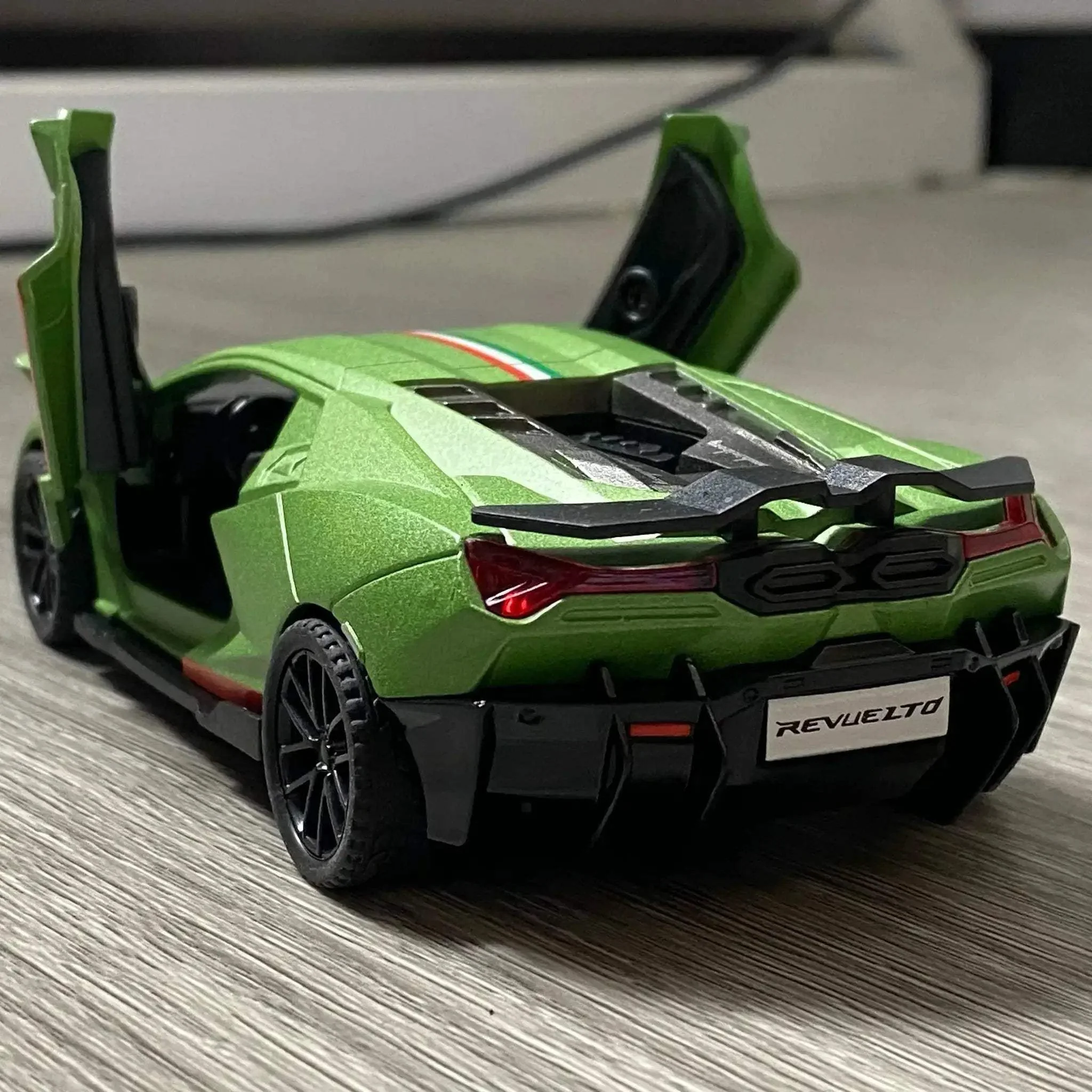1:32 Diecast Alloy Model Car Revuelto Super Sports Inertial Drift - Image 5