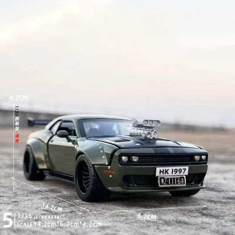1:36 Dodge Challenger SRT Jailbreak Metal Diecast Model Car - Image 5