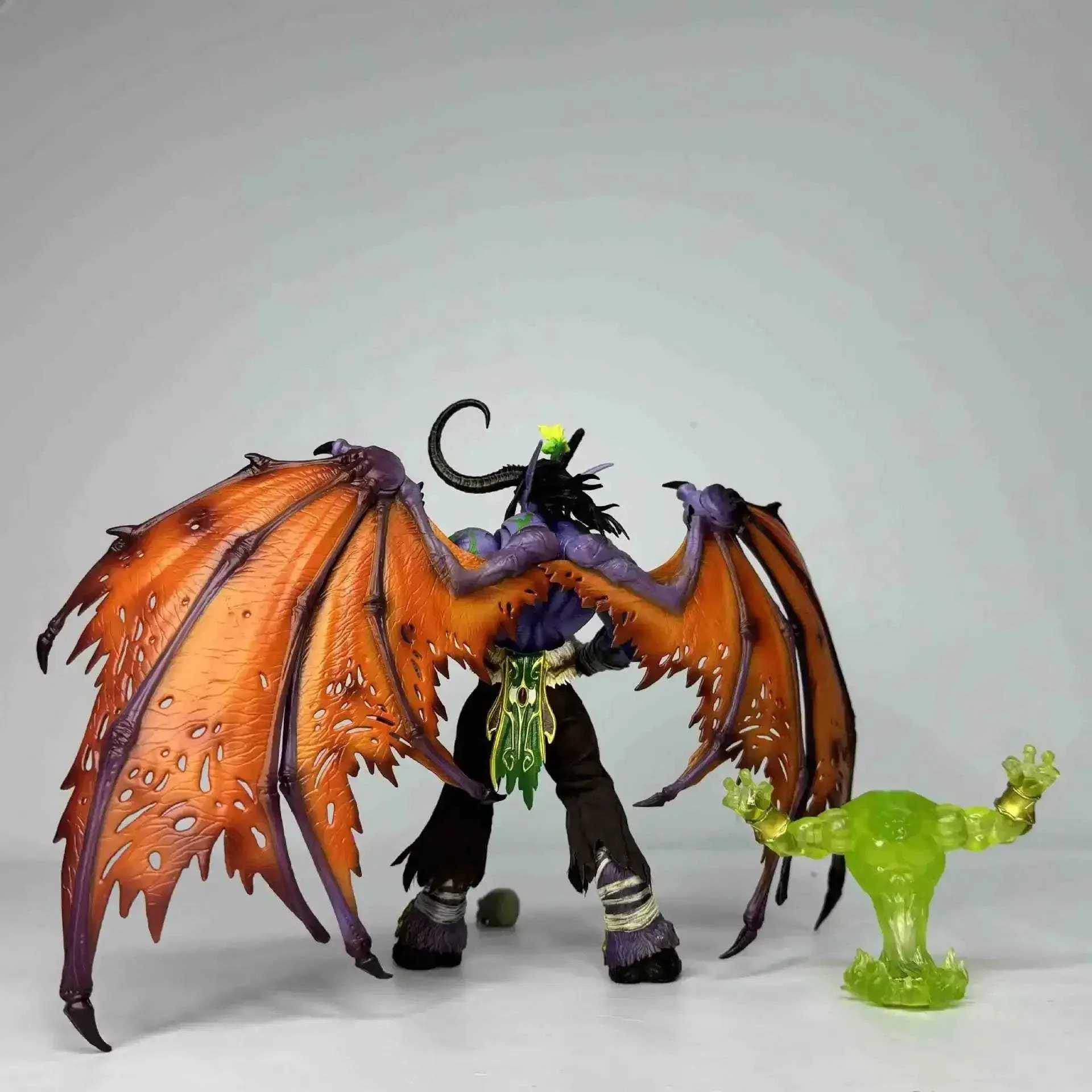 Illidan Stormrage Light Up Figure 25cm Demon Hunter PVC - Image 3