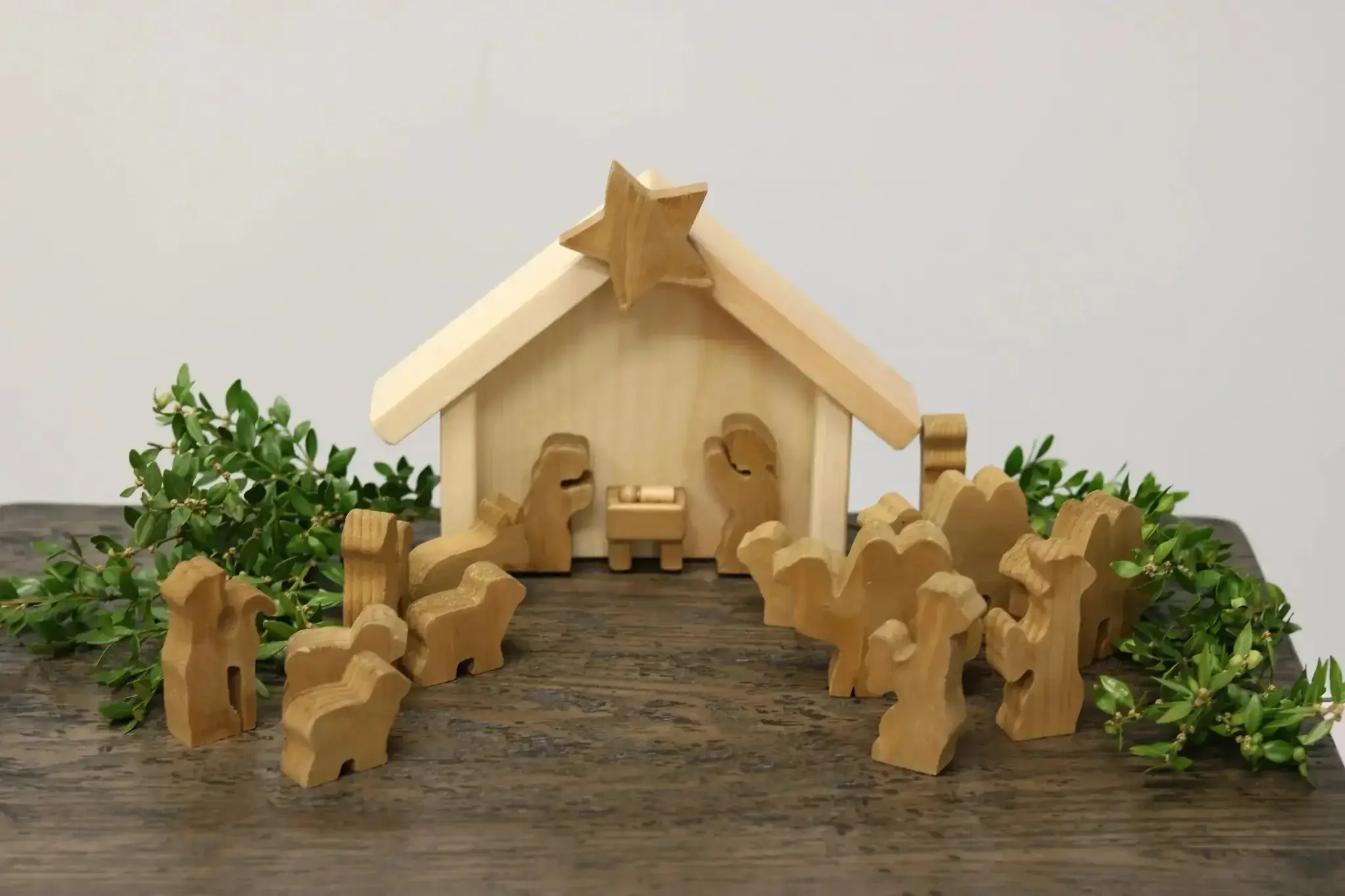 AmishToyBox.com Wooden Nativity Manger Scene Set, 14 Pieces - Image 3