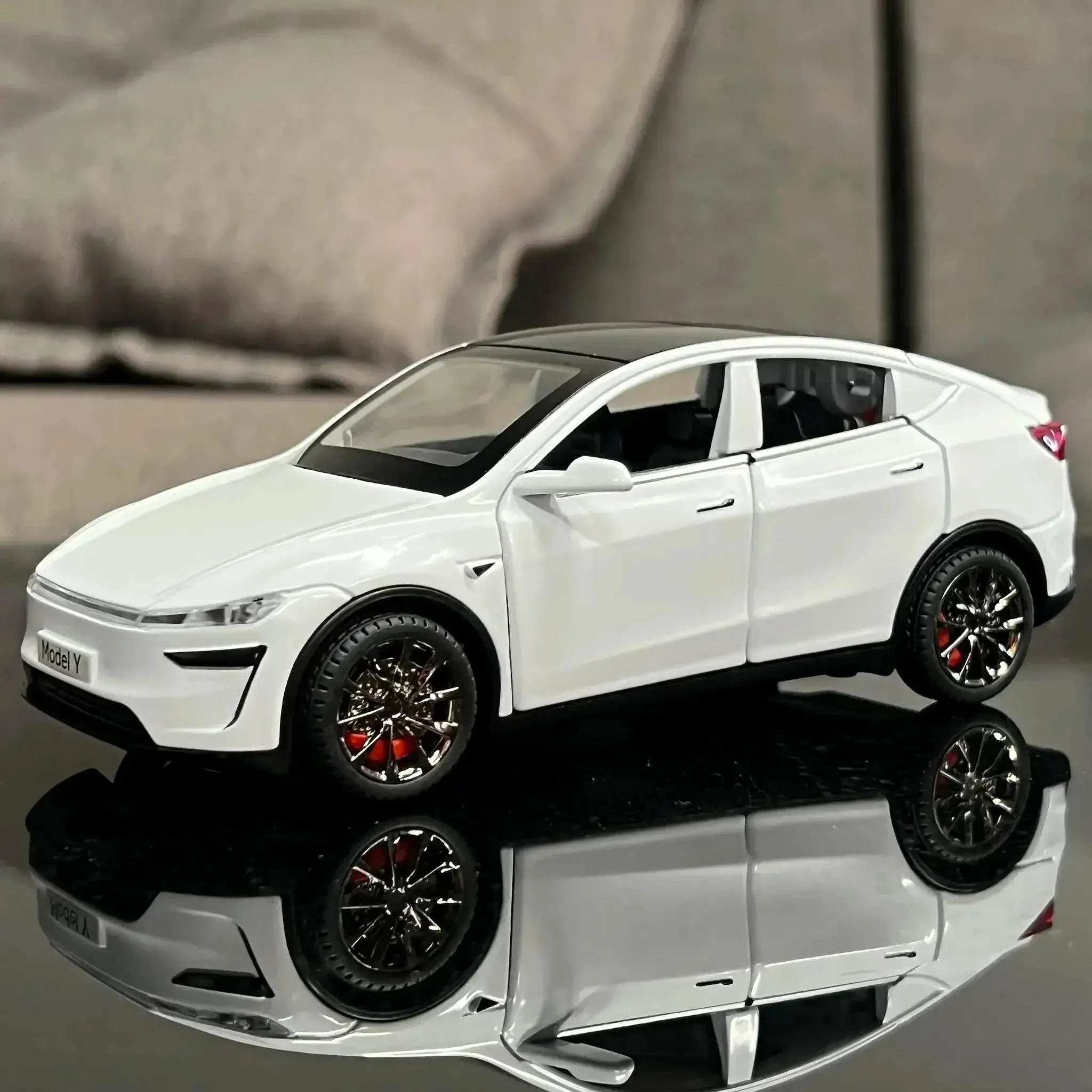 Diecast 1:32 Model Car Sound and Light for Children - Image 12