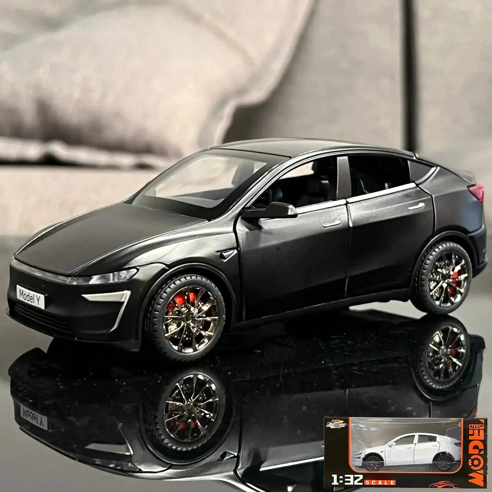 Diecast 1:32 Model Car Sound and Light for Children - Image 8