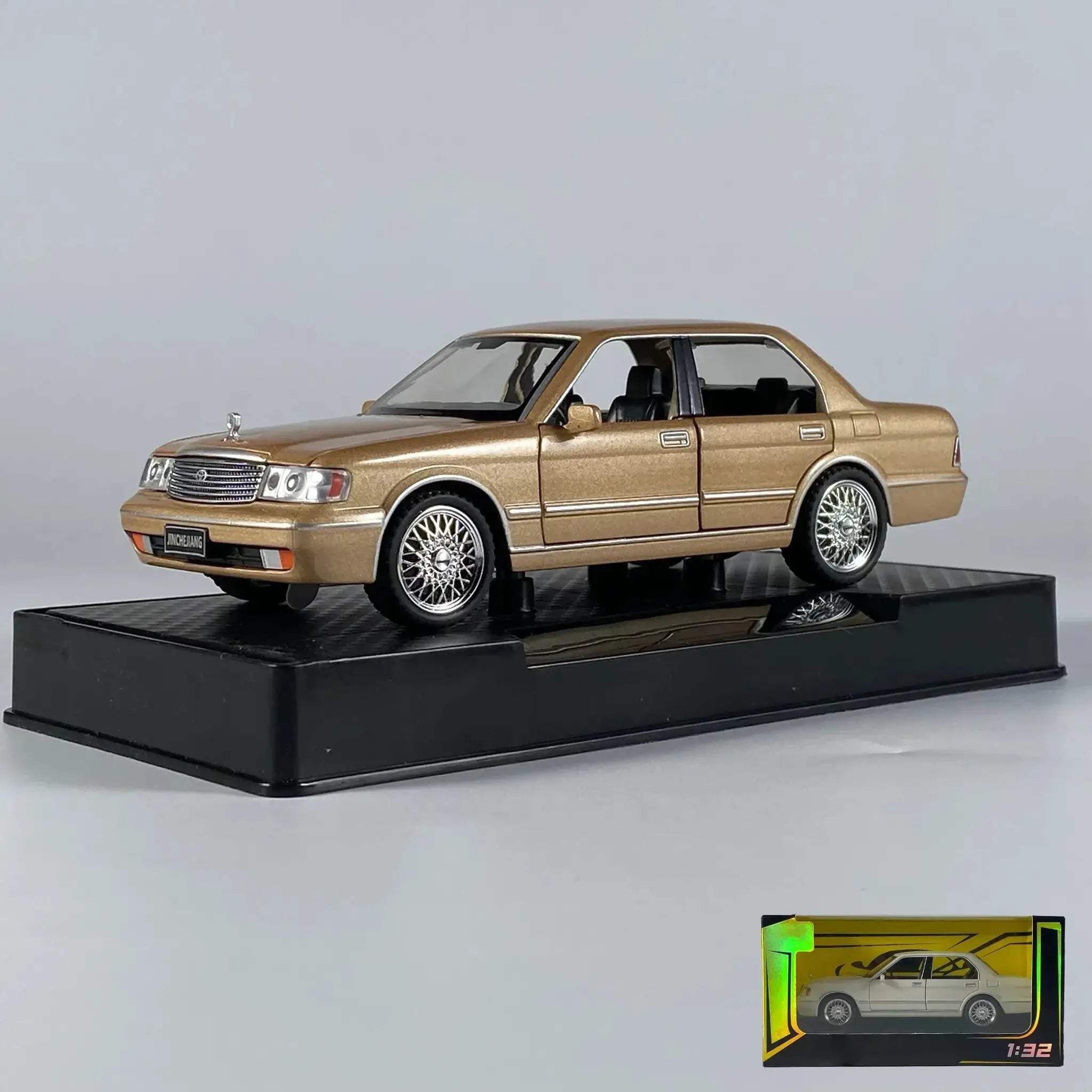Diecast Model Car 1 32 Scale Alloy Toyota Crown Royal For Collectors - Image 12
