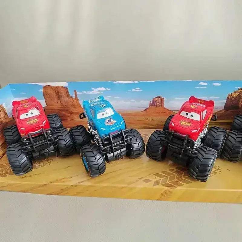 Disney Pixar Cars Pullback Toy Set With Lightning McQueen - Image 6