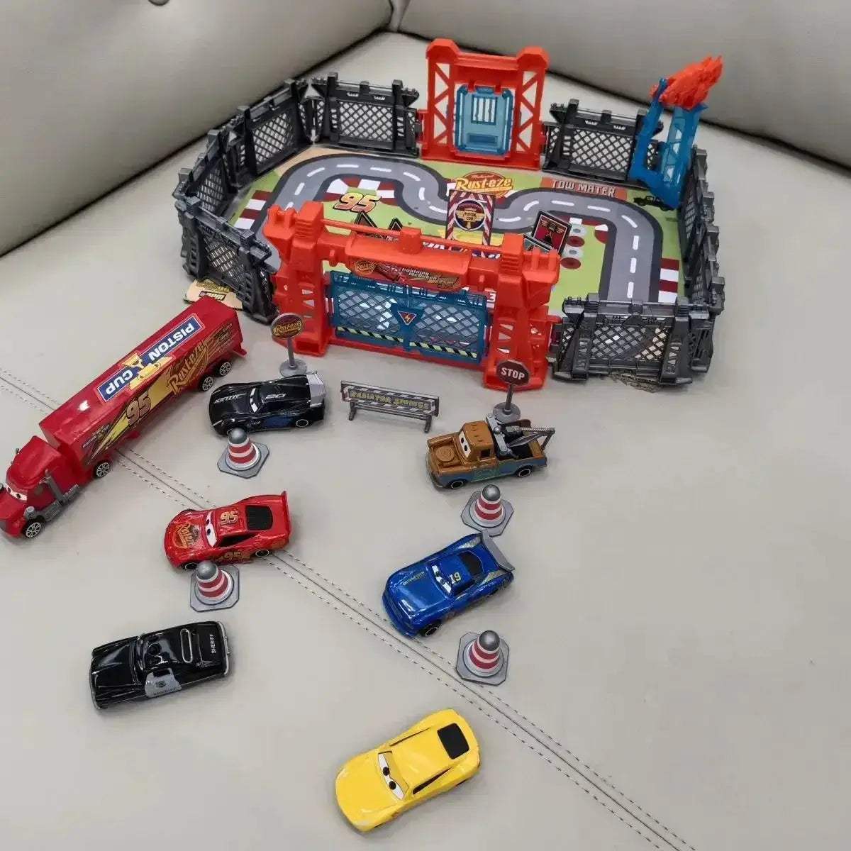 Disney Pixar Die Cast Cars Set With Race Track Playset - Image 2