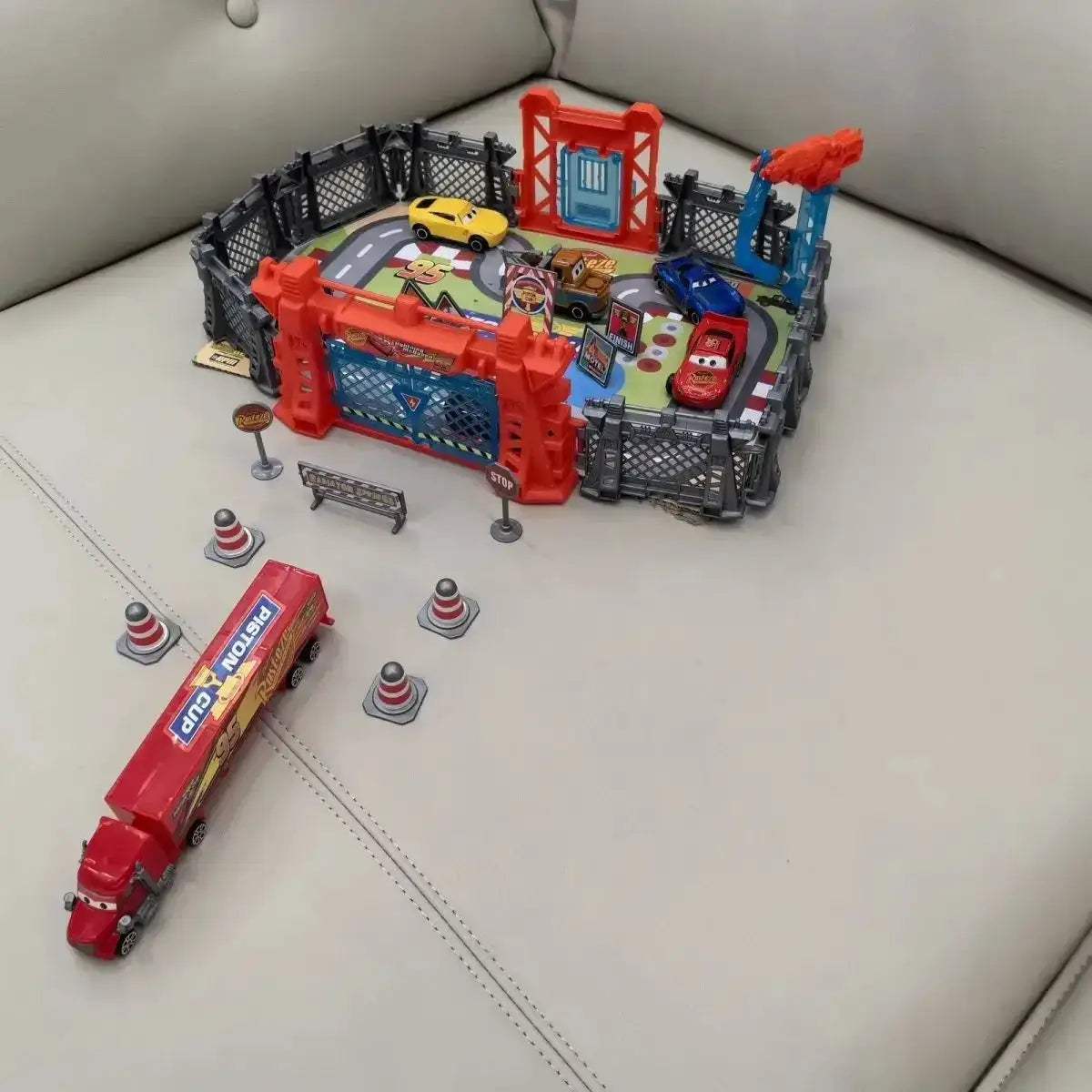 Disney Pixar Die Cast Cars Set With Race Track Playset - Image 3