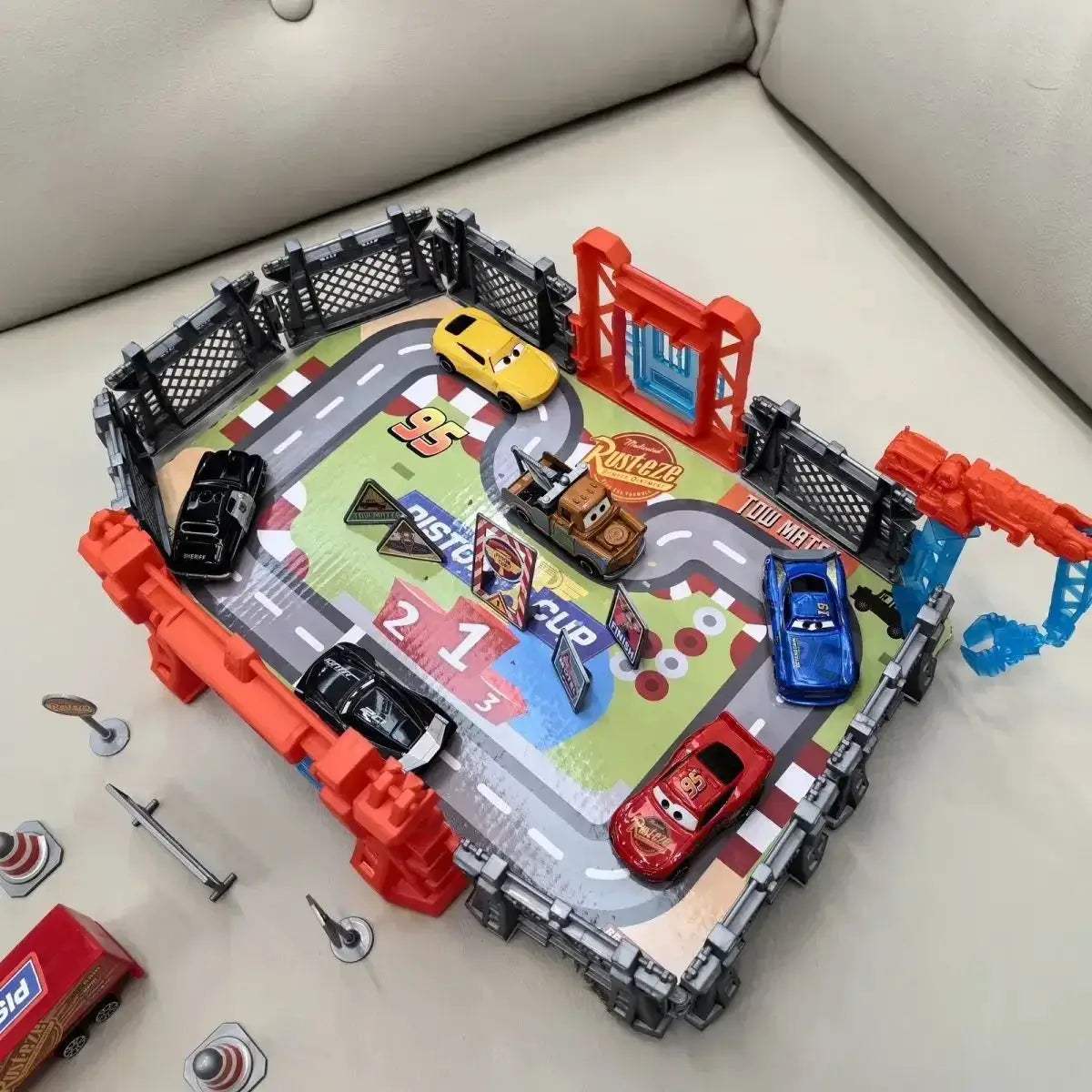 Disney Pixar Die Cast Cars Set With Race Track Playset - Image 4