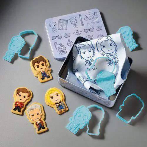 Eaglemoss Doctor Who Tea Time Lords Cookie Cutter & Tea Towel Tin - Image 4