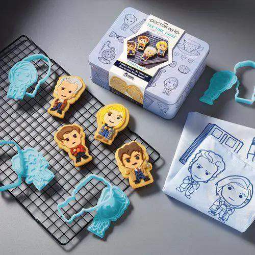 Eaglemoss Doctor Who Tea Time Lords Cookie Cutter & Tea Towel Tin - Image 6