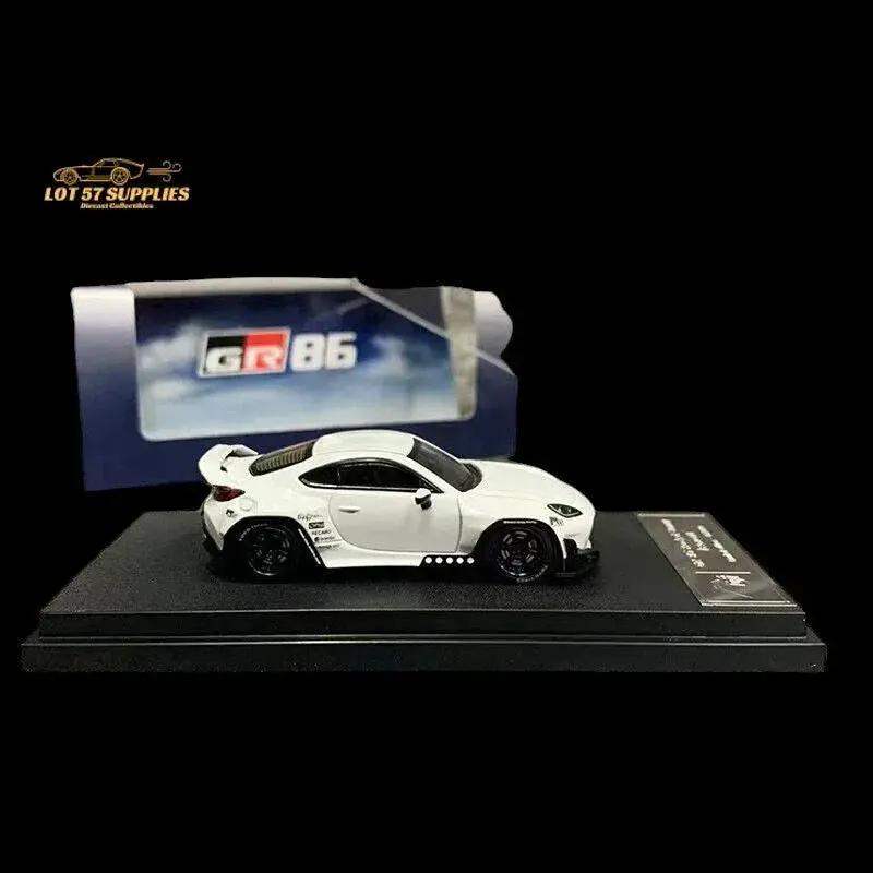 Fuji Toyota GR86 Rocket Bunny Pandem White 1:64 - Image 2
