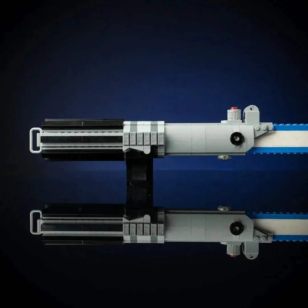 Luke’s Episode IV Life-Sized Saber - Image 8