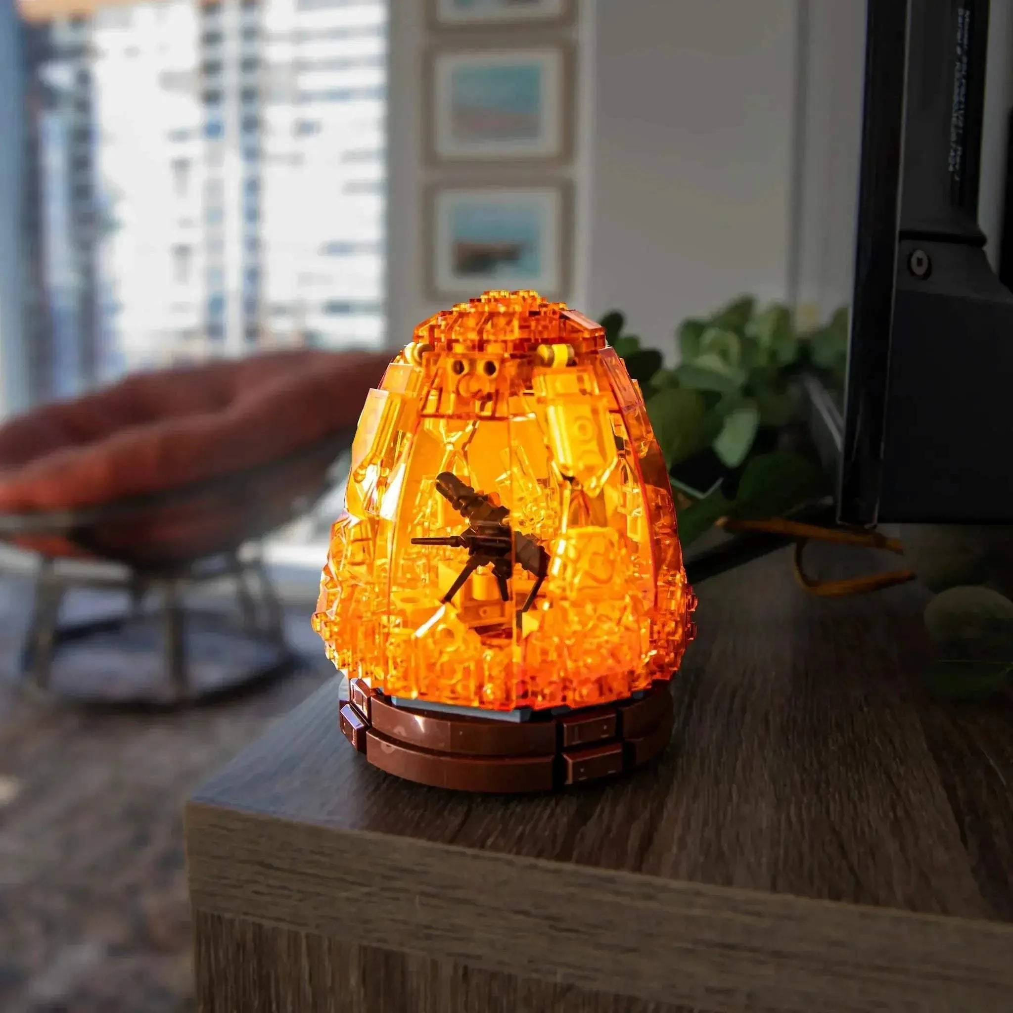 Mosquito in Amber - Image 2
