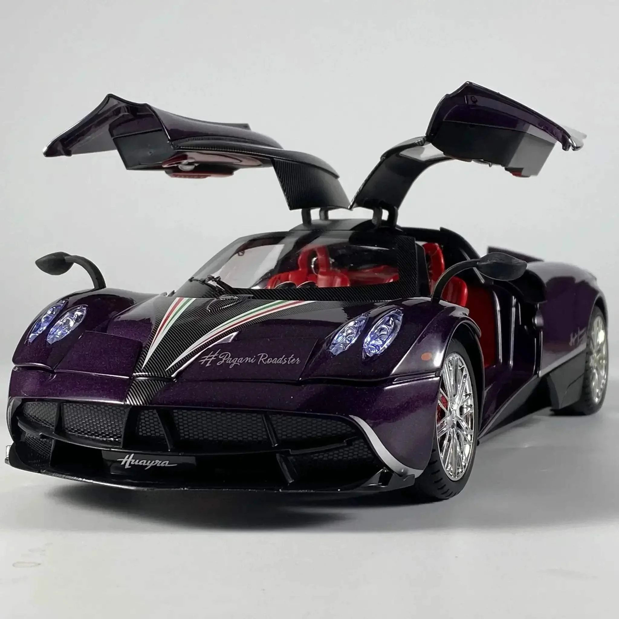 Pagani Huayra BC Dinastia 1:18 Diecast Alloy Model Car - Image 2