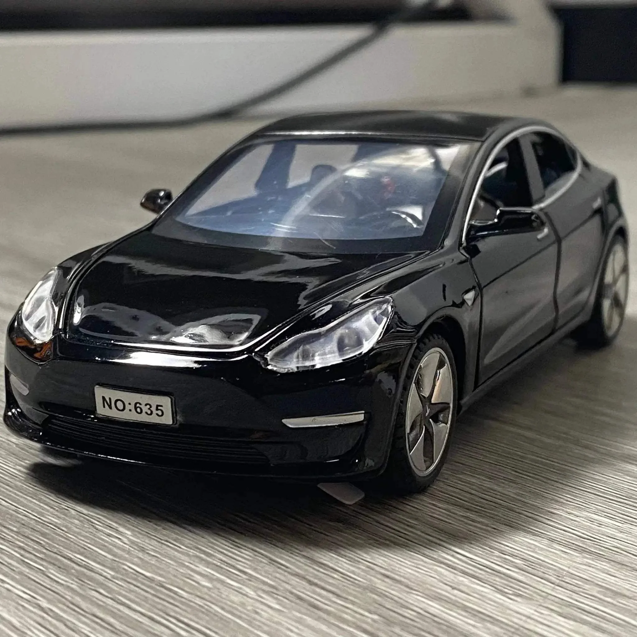 Premium Diecast Model Car 1 To 32 Scale High Fidelity New Energy Electric Vehicle Ornament Gift For Collectors - Image 5