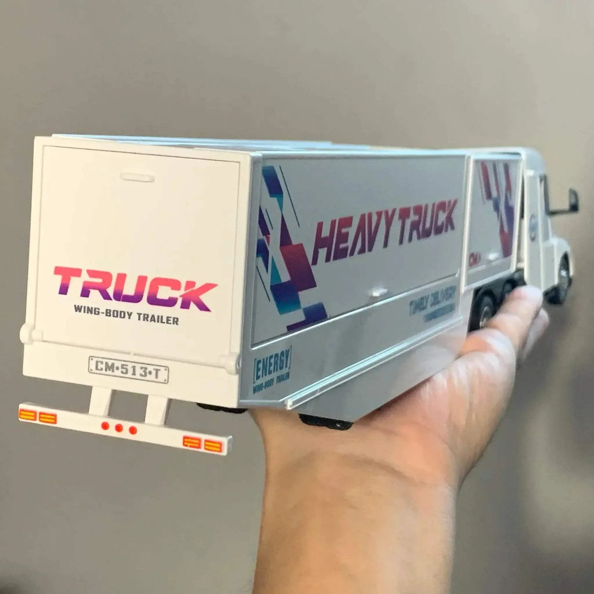 Premium Diecast Truck Model Scale One Thirty Two High Detail For Collectors And Home Decor Enthusiasts - Image 5