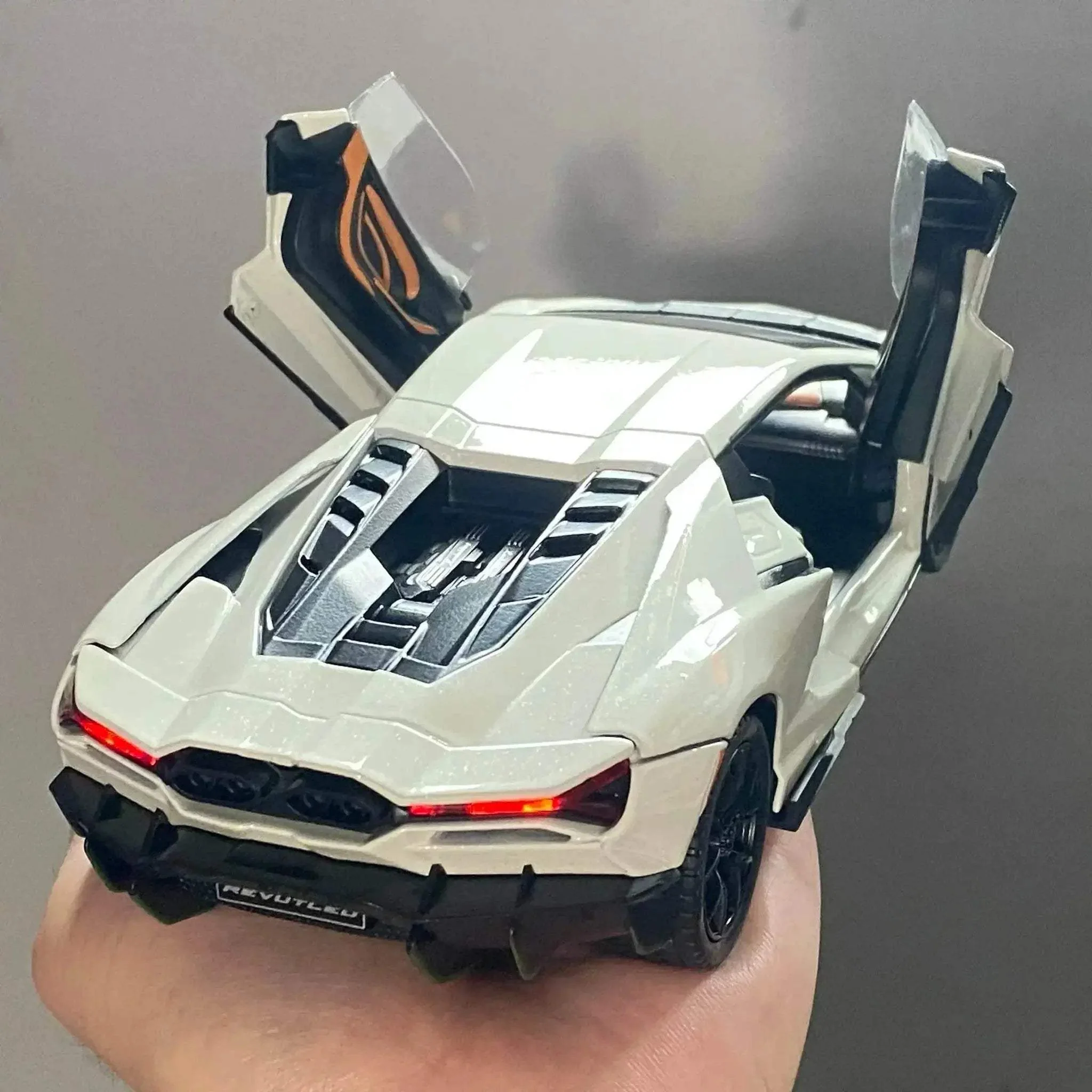 Ultra Realistic Diecast Model Car 1 24 Scale Alloy High Simulation For Collectors - Image 5